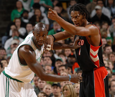 德容：不应该再和上赛季比较了，上赛季我们也没拿到欧冠冠军（德容：别再和上赛季相比了，那时我们同样无缘欧冠）