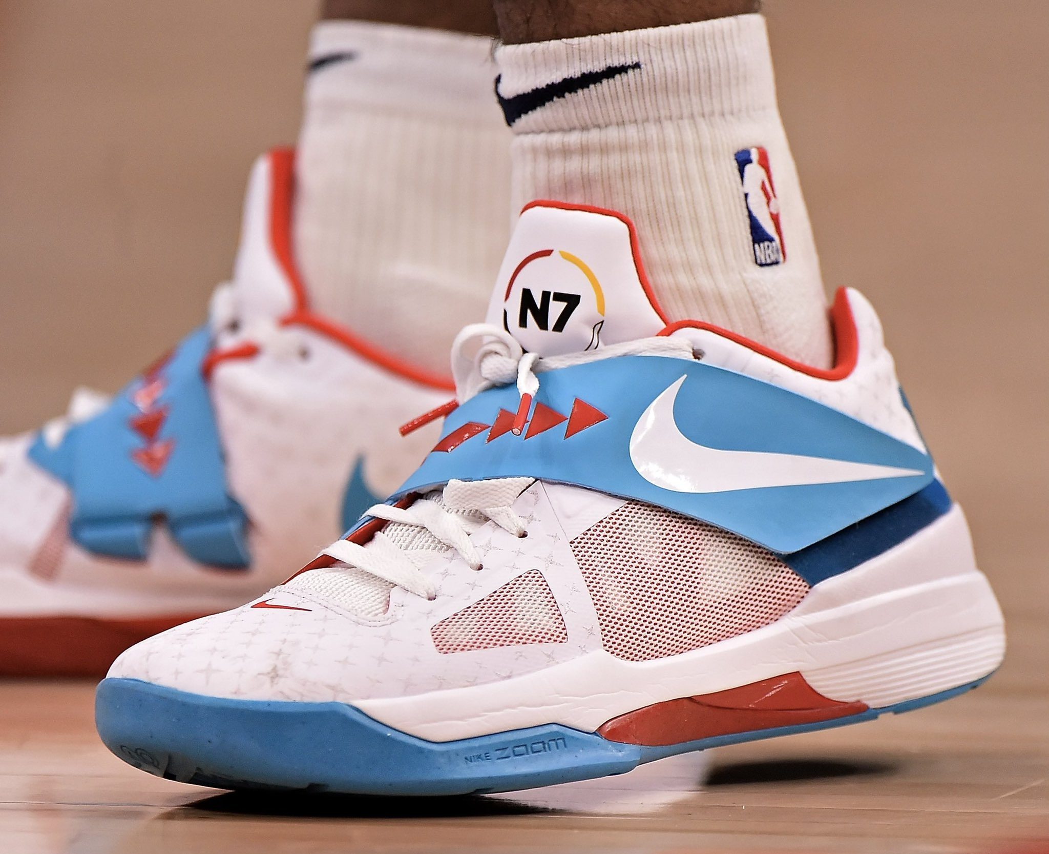 替补出场梅开二度，普利希奇当选都灵vs米兰全场最佳（普利希奇替补双响，荣膺都灵战米兰全场最佳）