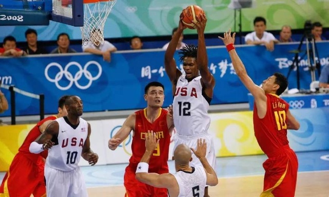 今天复出战独行侠！艾顿谈对位浓眉：防守他需要全队努力（艾顿今日复出迎战独行侠：谈防浓眉需全队合力）