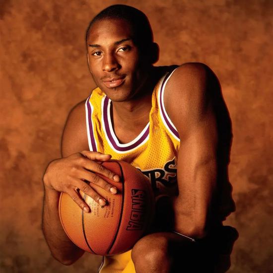 为梦想坚持的人最帅（坚守梦想的人最耀眼）